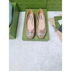 Gucci Flat Shoes